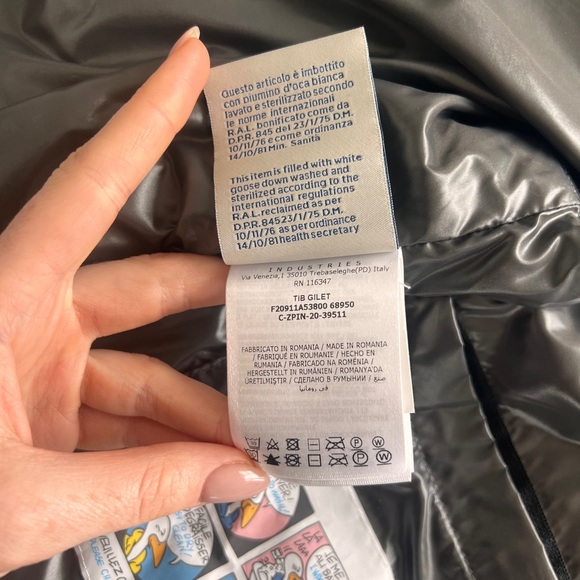 Moncler down filled vest - Picture 11 of 11